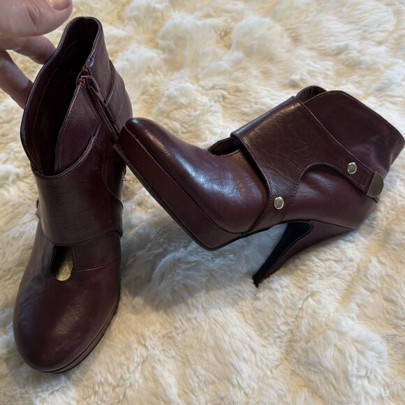 Unlisted Kenneth cole Platform Booties  Wine US Women 8M Heels Ankle - Picture 1 of 10